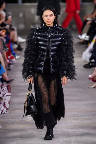 Look 25